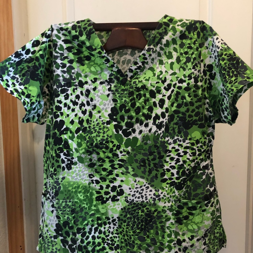 Scrub top